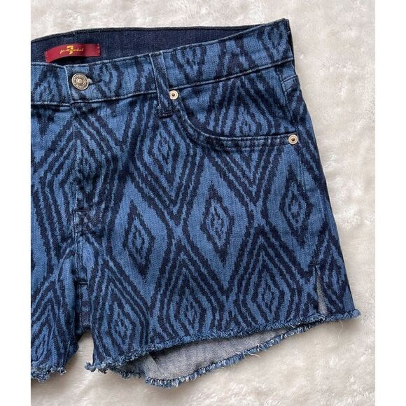 7 for All Mankind 7FAM Allover Diamond Pattern Raw Hem Cutoff Jean Shorts, 32 - Picture 3 of 14